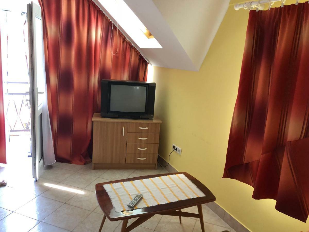 Liget Apartman Balatonföldvár 外观 照片